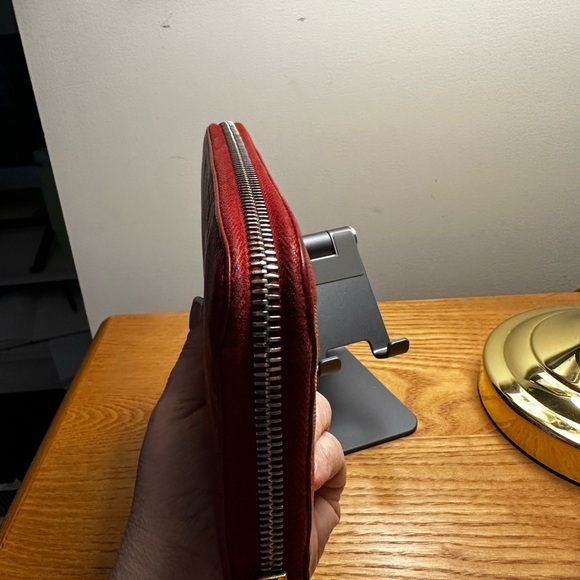 Prada Red Leather Zip Wallet W/COA. EUC. - Picture 5 of 12